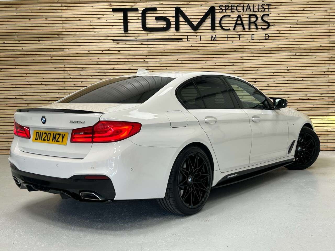 A 2020 BMW 5 SERIES 3.0 530d M Sport Saloon 4dr Diesel Auto Euro 6 (s/s) (265 ps) 2 OWNERS 2 KE A 2020 BMW 5 SERIES 3.0 530d M Sport Saloon 4dr Diesel Auto Euro 6 (s/s) (265 ps) 2 OWNERS 2 KE