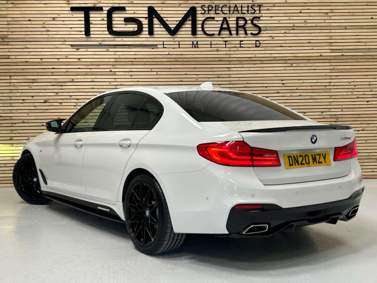 A 2020 BMW 5 SERIES 3.0 530d M Sport Saloon 4dr Diesel Auto Euro 6 (s/s) (265 ps) 2 OWNERS 2 KE A 2020 BMW 5 SERIES 3.0 530d M Sport Saloon 4dr Diesel Auto Euro 6 (s/s) (265 ps) 2 OWNERS 2 KE