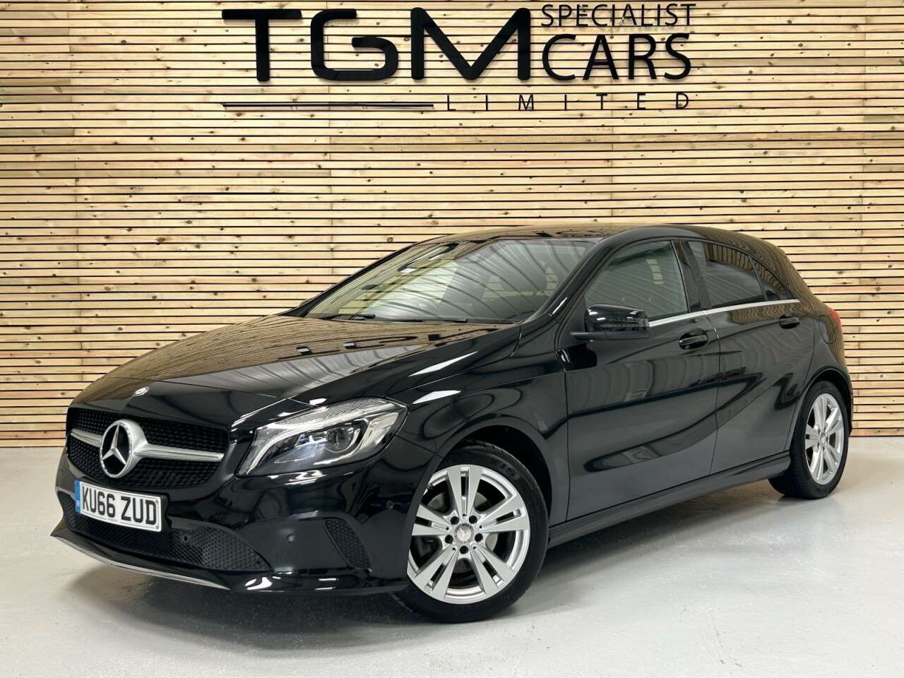 A 2016 MERCEDES-BENZ A CLASS 2.1 A200d Sport (Premium) Hatchback 5dr Diesel 7G-DCT Euro 6 (s/s) (136 ps) A 2016 MERCEDES-BENZ A CLASS 2.1 A200d Sport (Premium) Hatchback 5dr Diesel 7G-DCT Euro 6 (s/s) (136 ps)