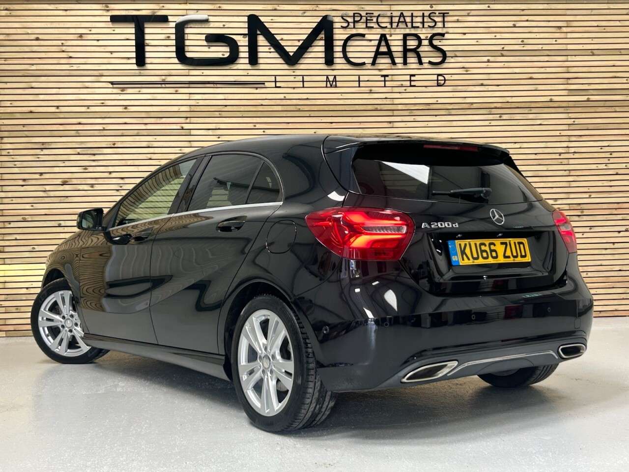 A 2016 MERCEDES-BENZ A CLASS 2.1 A200d Sport (Premium) Hatchback 5dr Diesel 7G-DCT Euro 6 (s/s) (136 ps) A 2016 MERCEDES-BENZ A CLASS 2.1 A200d Sport (Premium) Hatchback 5dr Diesel 7G-DCT Euro 6 (s/s) (136 ps)
