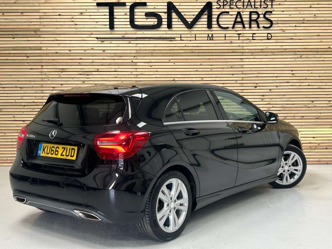 A 2016 MERCEDES-BENZ A CLASS 2.1 A200d Sport (Premium) Hatchback 5dr Diesel 7G-DCT Euro 6 (s/s) (136 ps) A 2016 MERCEDES-BENZ A CLASS 2.1 A200d Sport (Premium) Hatchback 5dr Diesel 7G-DCT Euro 6 (s/s) (136 ps)
