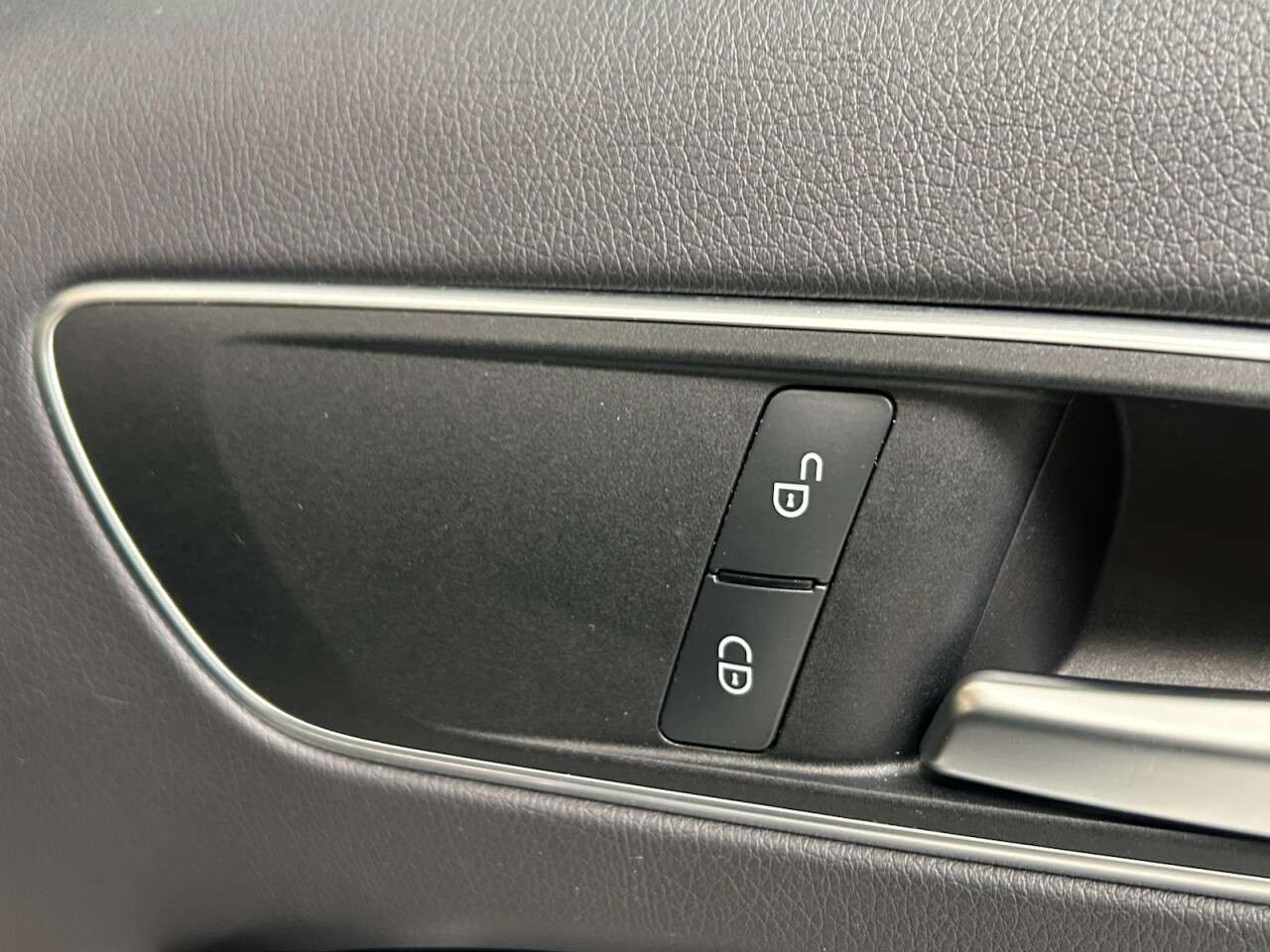 2016 MERCEDES-BENZ A CLASS 2016 MERCEDES-BENZ A CLASS