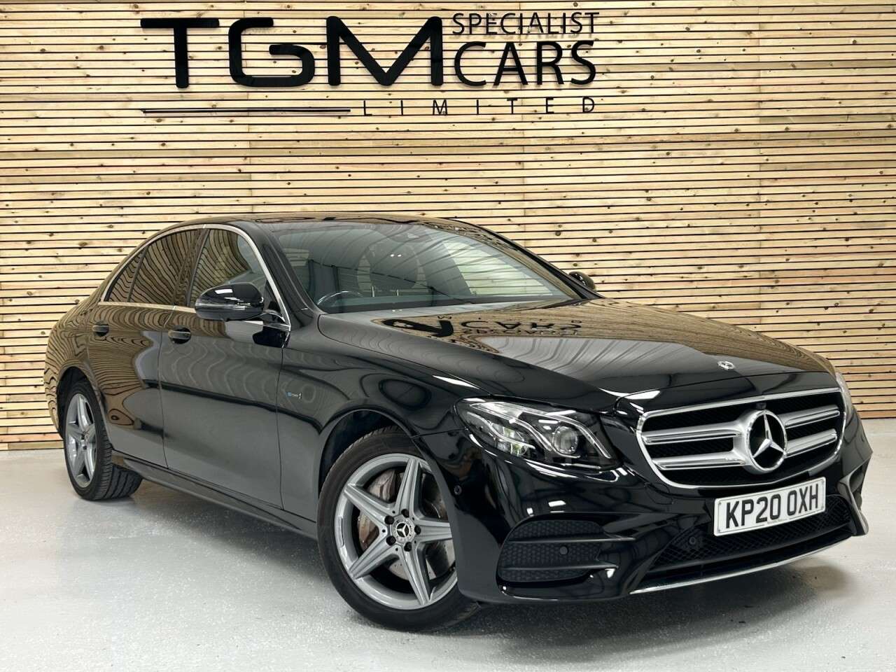 A 2020 MERCEDES-BENZ E CLASS 2.0 E300de 13.5kWh AMG Line (Premium) Saloon 4dr Diesel Plug-in Hybrid G-Tr A 2020 MERCEDES-BENZ E CLASS 2.0 E300de 13.5kWh AMG Line (Premium) Saloon 4dr Diesel Plug-in Hybrid G-Tr