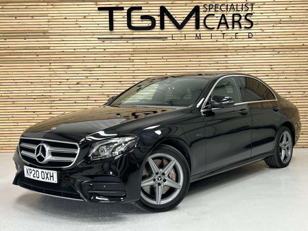 A 2020 MERCEDES-BENZ E CLASS 2.0 E300de 13.5kWh AMG Line (Premium) Saloon 4dr Diesel Plug-in Hybrid G-Tr A 2020 MERCEDES-BENZ E CLASS 2.0 E300de 13.5kWh AMG Line (Premium) Saloon 4dr Diesel Plug-in Hybrid G-Tr
