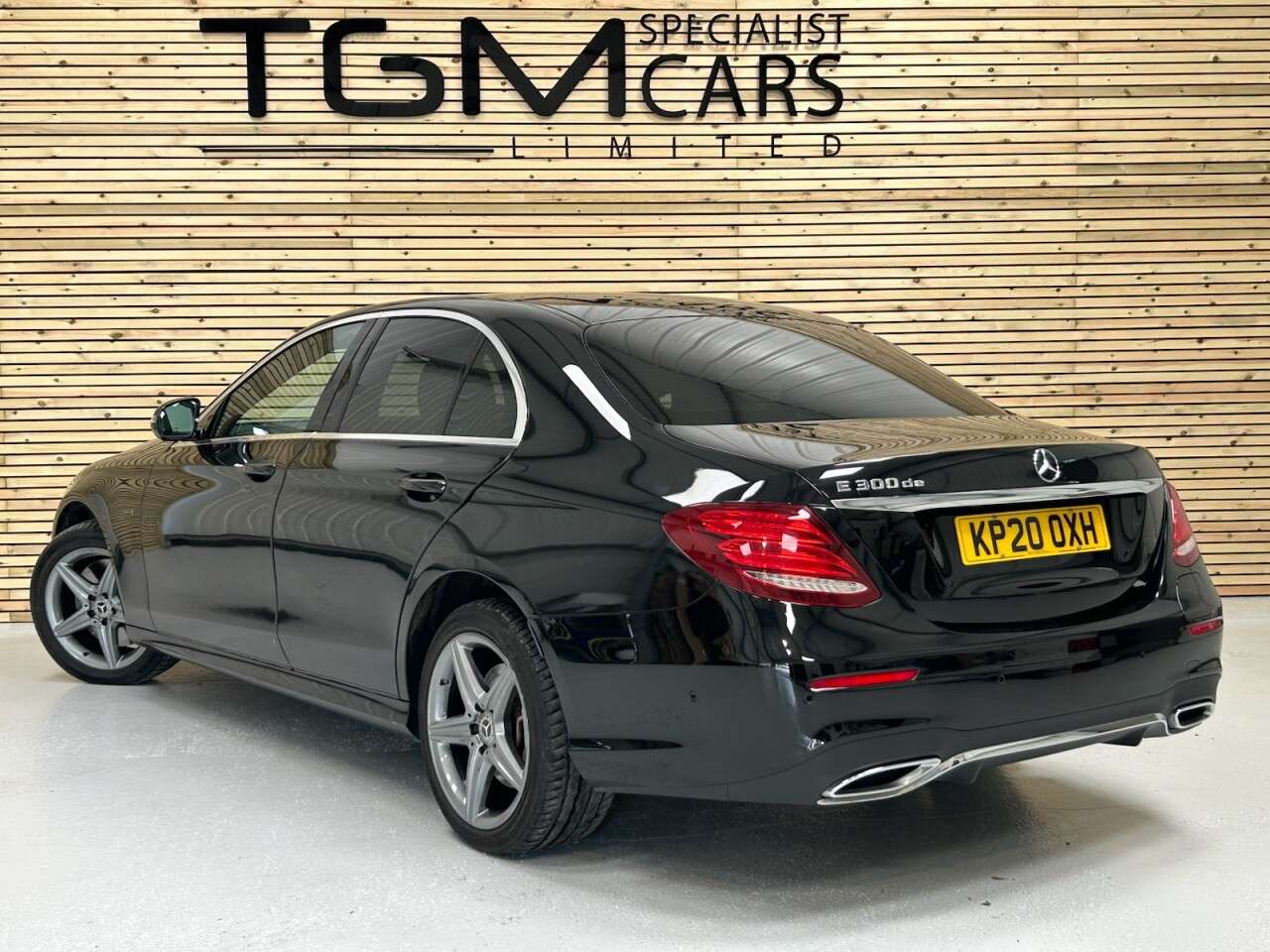 A 2020 MERCEDES-BENZ E CLASS 2.0 E300de 13.5kWh AMG Line (Premium) Saloon 4dr Diesel Plug-in Hybrid G-Tr A 2020 MERCEDES-BENZ E CLASS 2.0 E300de 13.5kWh AMG Line (Premium) Saloon 4dr Diesel Plug-in Hybrid G-Tr
