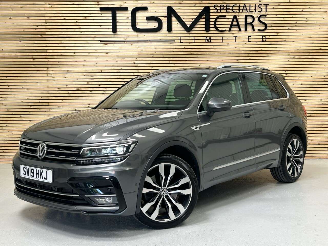 A 2019 VOLKSWAGEN TIGUAN 2.0 TSI R-Line Tech SUV 5dr Petrol DSG 4Motion Euro 6 (s/s) (230 ps) ADAP C A 2019 VOLKSWAGEN TIGUAN 2.0 TSI R-Line Tech SUV 5dr Petrol DSG 4Motion Euro 6 (s/s) (230 ps) ADAP C
