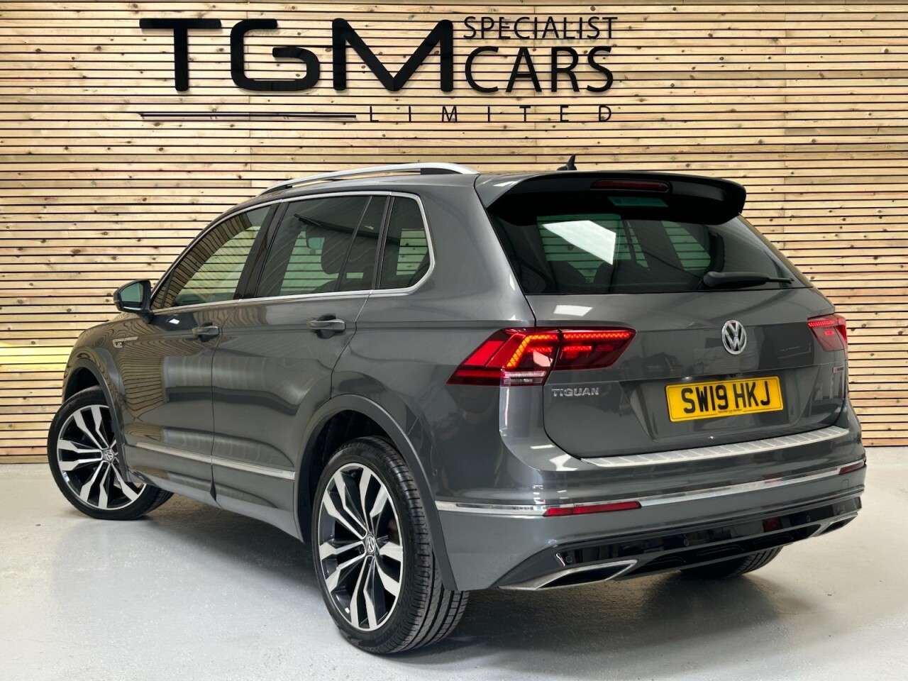 A 2019 VOLKSWAGEN TIGUAN 2.0 TSI R-Line Tech SUV 5dr Petrol DSG 4Motion Euro 6 (s/s) (230 ps) ADAP C A 2019 VOLKSWAGEN TIGUAN 2.0 TSI R-Line Tech SUV 5dr Petrol DSG 4Motion Euro 6 (s/s) (230 ps) ADAP C