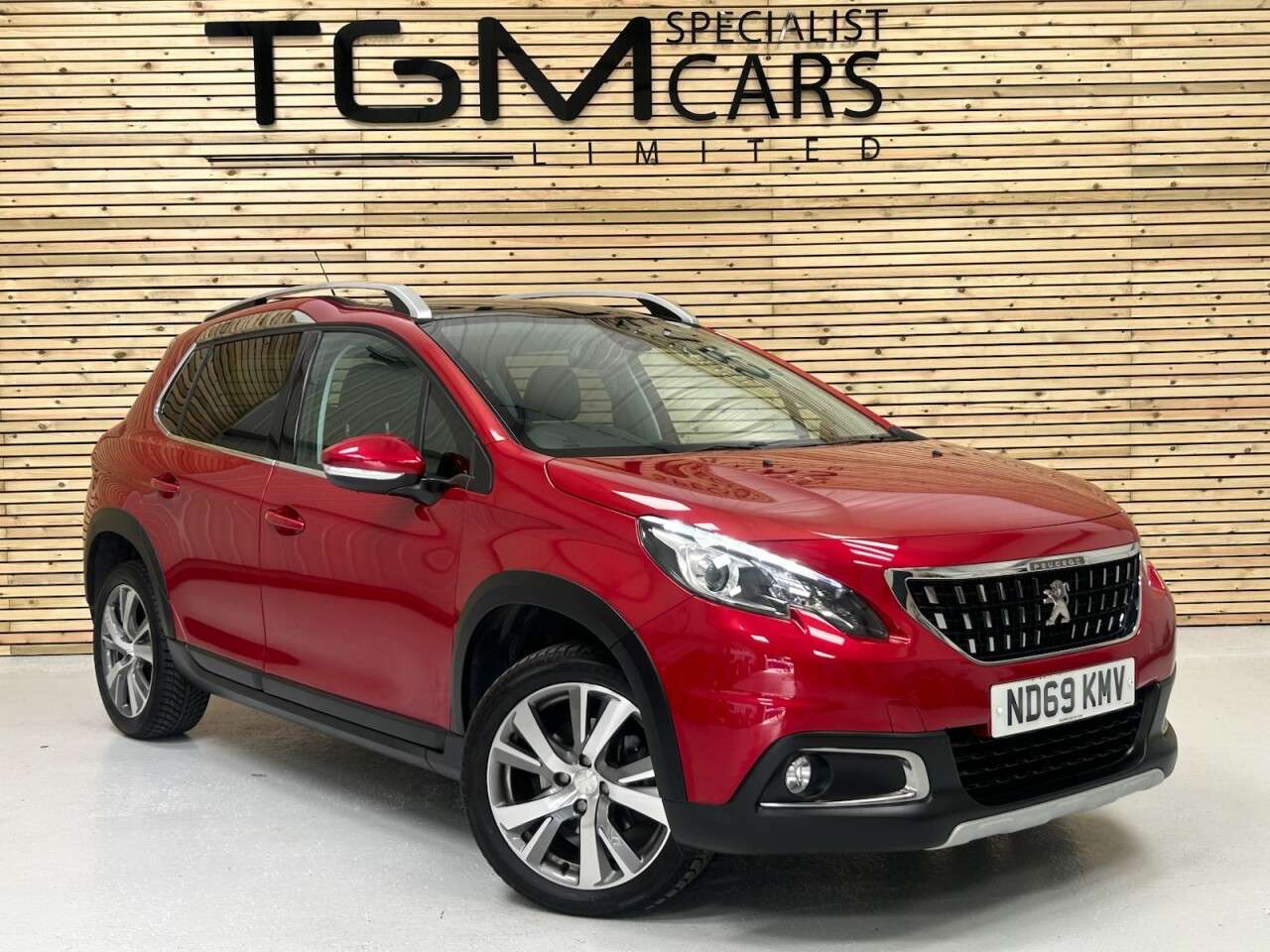 A 2019 PEUGEOT 2008 1.2 PureTech Allure Premium SUV 5dr Petrol Manual Euro 6 (s/s) (110 ps) Ser A 2019 PEUGEOT 2008 1.2 PureTech Allure Premium SUV 5dr Petrol Manual Euro 6 (s/s) (110 ps) Ser