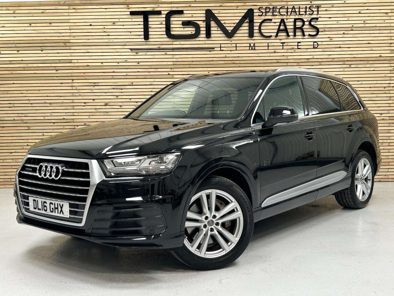A 2016 AUDI Q7 3.0 TDI V6 S line SUV 5dr Diesel Tiptronic quattro Euro 6 (s/s) (218 ps) 3 A 2016 AUDI Q7 3.0 TDI V6 S line SUV 5dr Diesel Tiptronic quattro Euro 6 (s/s) (218 ps) 3