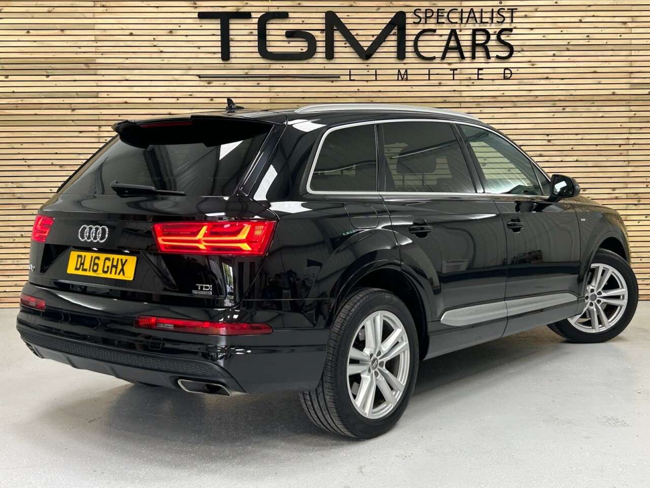 A 2016 AUDI Q7 3.0 TDI V6 S line SUV 5dr Diesel Tiptronic quattro Euro 6 (s/s) (218 ps) 3 A 2016 AUDI Q7 3.0 TDI V6 S line SUV 5dr Diesel Tiptronic quattro Euro 6 (s/s) (218 ps) 3