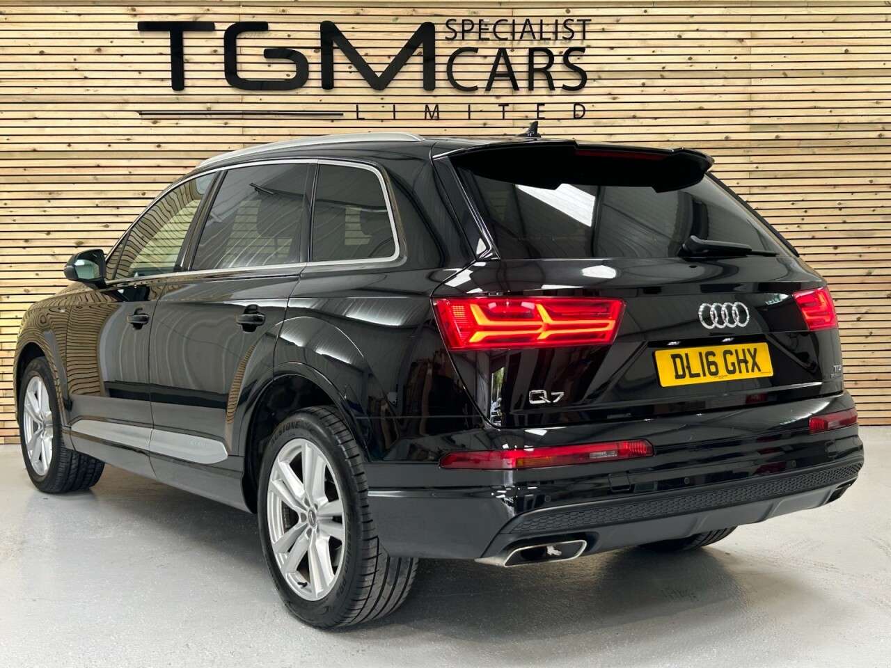 2016 AUDI Q7 2016 AUDI Q7