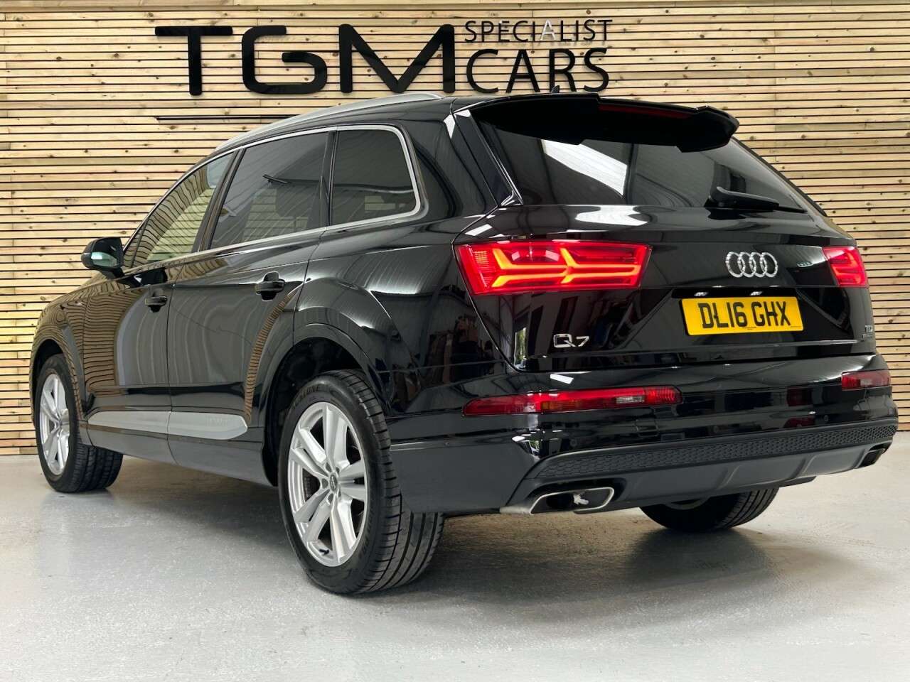 2016 AUDI Q7 2016 AUDI Q7