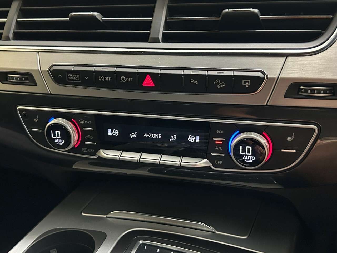 2016 AUDI Q7 2016 AUDI Q7