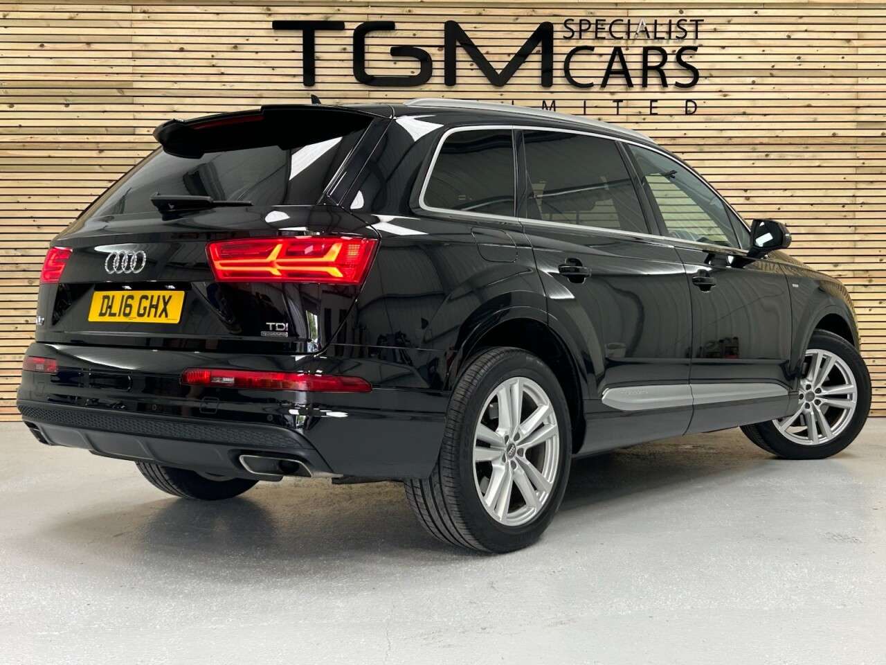 2016 AUDI Q7 2016 AUDI Q7