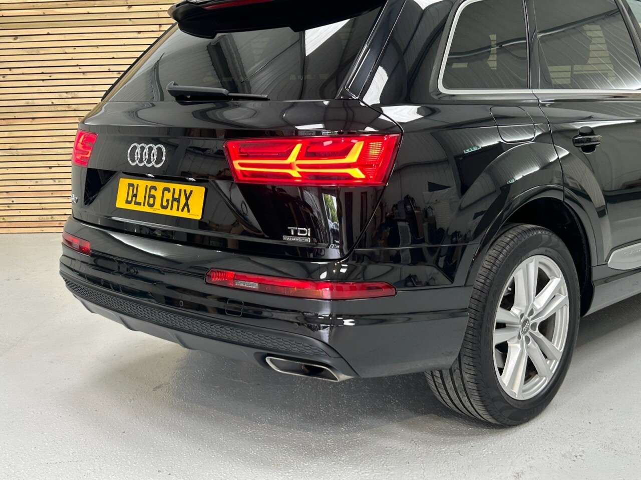 2016 AUDI Q7 2016 AUDI Q7