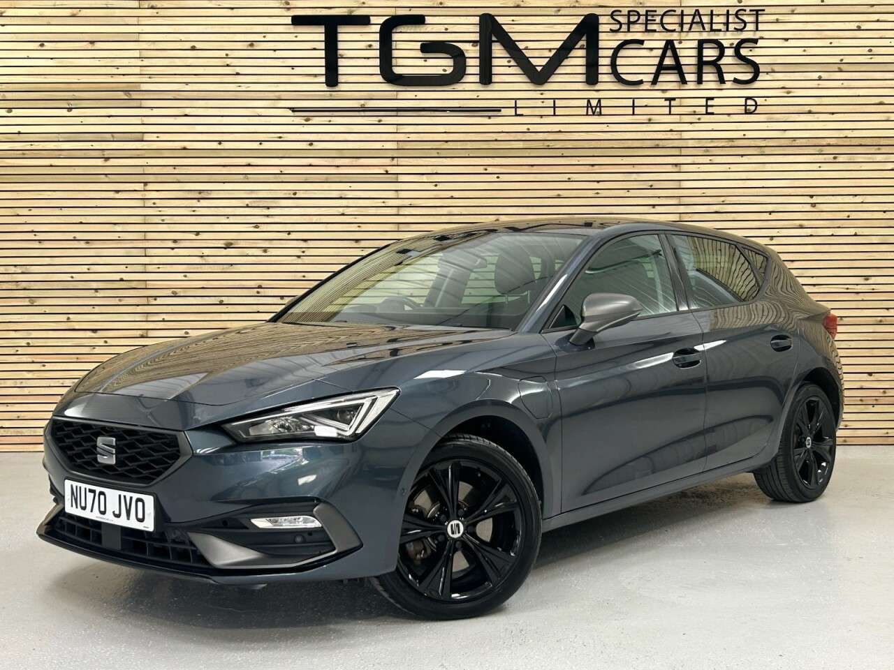 A 2020 SEAT LEON 1.4 eHybrid 12.8kWh FR Hatchback 5dr Petrol Plug-in Hybrid DSG Euro 6 (s/s) A 2020 SEAT LEON 1.4 eHybrid 12.8kWh FR Hatchback 5dr Petrol Plug-in Hybrid DSG Euro 6 (s/s)