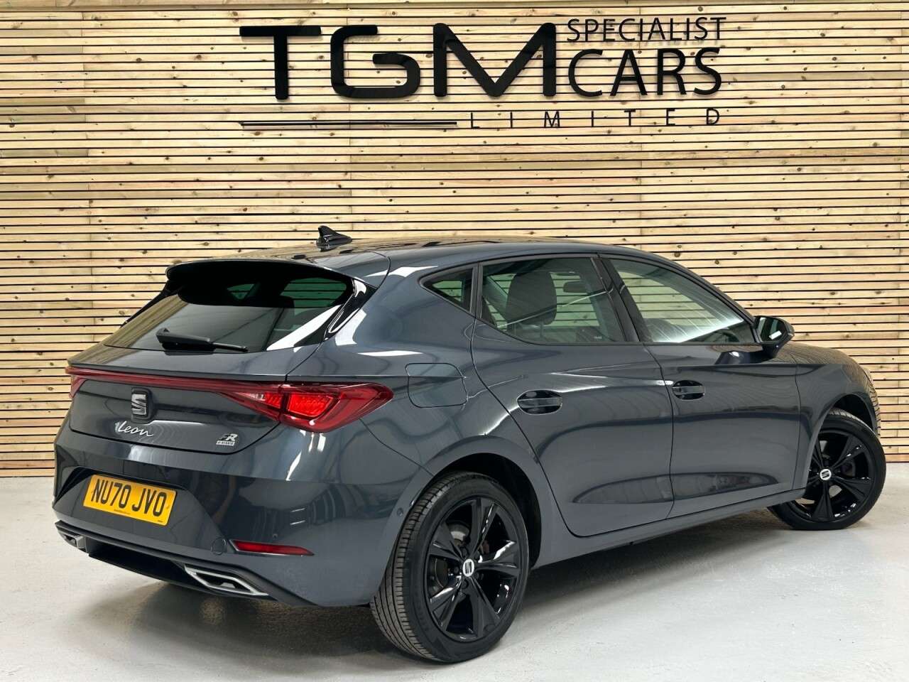 A 2020 SEAT LEON 1.4 eHybrid 12.8kWh FR Hatchback 5dr Petrol Plug-in Hybrid DSG Euro 6 (s/s) A 2020 SEAT LEON 1.4 eHybrid 12.8kWh FR Hatchback 5dr Petrol Plug-in Hybrid DSG Euro 6 (s/s)