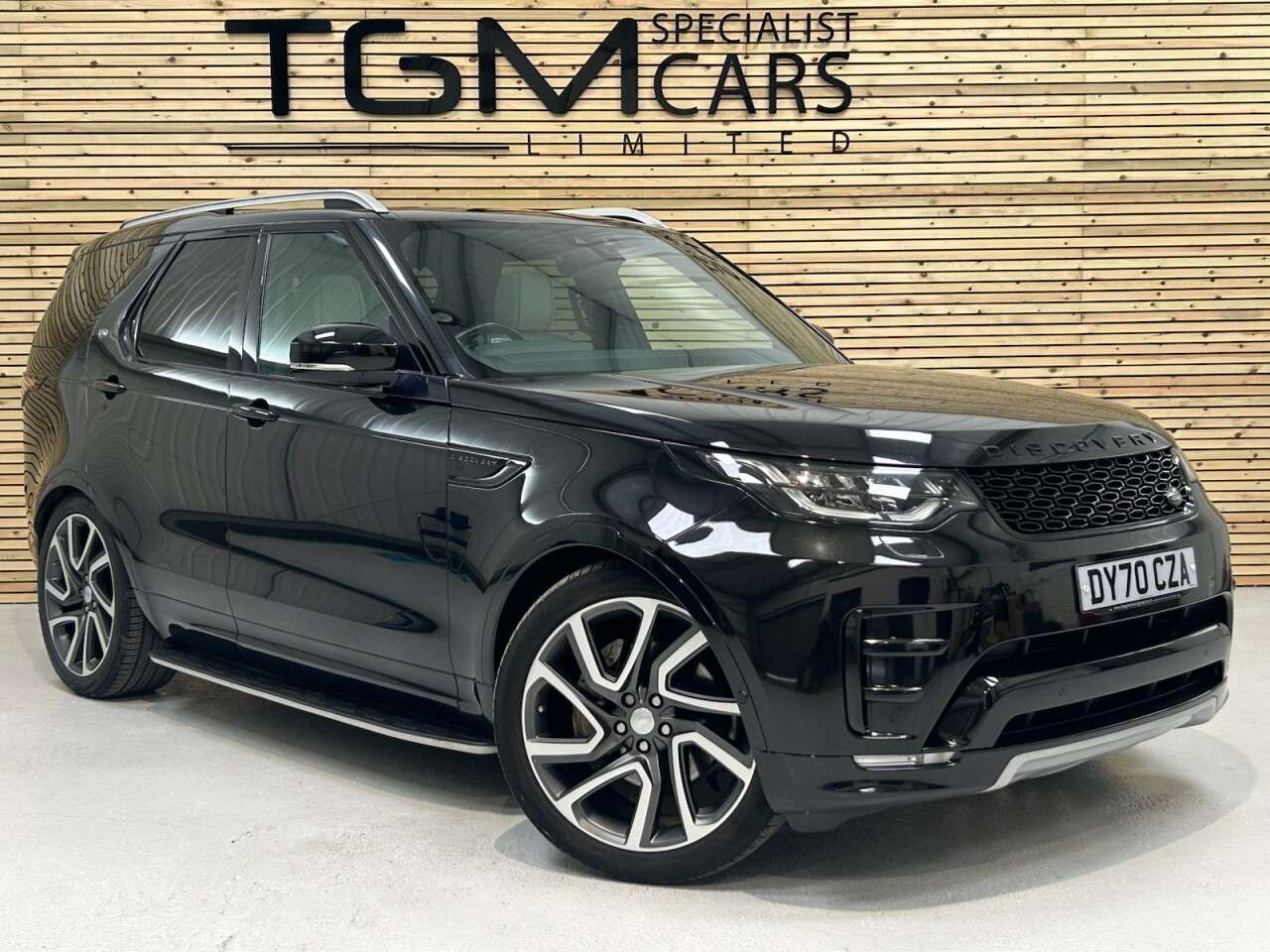 A 2020 LAND ROVER DISCOVERY 3.0 SD V6 HSE SUV 5dr Diesel Auto 4WD Euro 6 (s/s) (306 ps) MERIDIAN, PANRO A 2020 LAND ROVER DISCOVERY 3.0 SD V6 HSE SUV 5dr Diesel Auto 4WD Euro 6 (s/s) (306 ps) MERIDIAN, PANRO