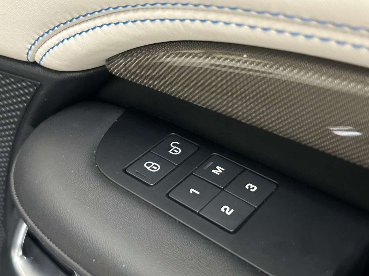 2020 LAND ROVER DISCOVERY 2020 LAND ROVER DISCOVERY