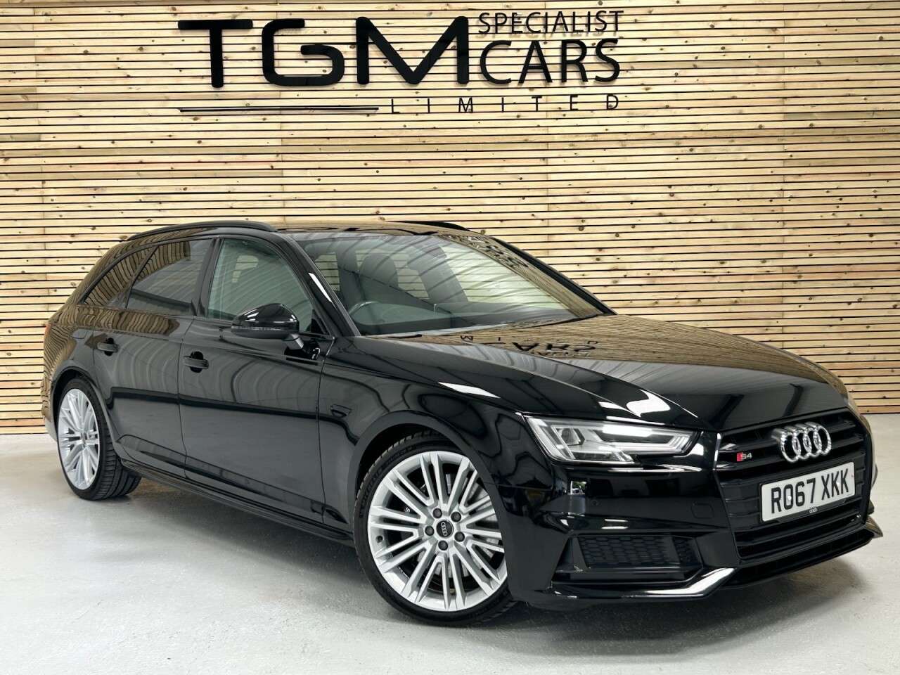 A 2017 AUDI S4 AVANT 3.0 TFSI V6 Estate 5dr Petrol Tiptronic quattro Euro 6 (s/s) (354 ps) MOT 0 A 2017 AUDI S4 AVANT 3.0 TFSI V6 Estate 5dr Petrol Tiptronic quattro Euro 6 (s/s) (354 ps) MOT 0