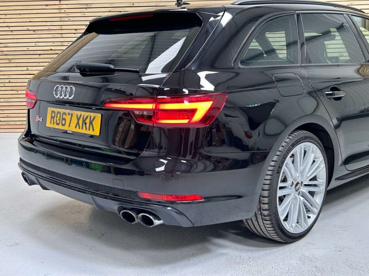 2017 AUDI S4 AVANT 2017 AUDI S4 AVANT