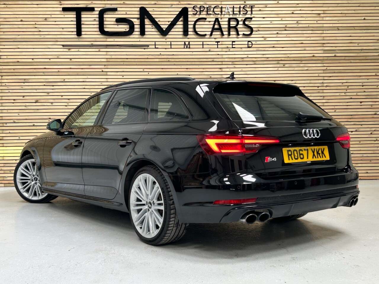 2017 AUDI S4 AVANT 2017 AUDI S4 AVANT