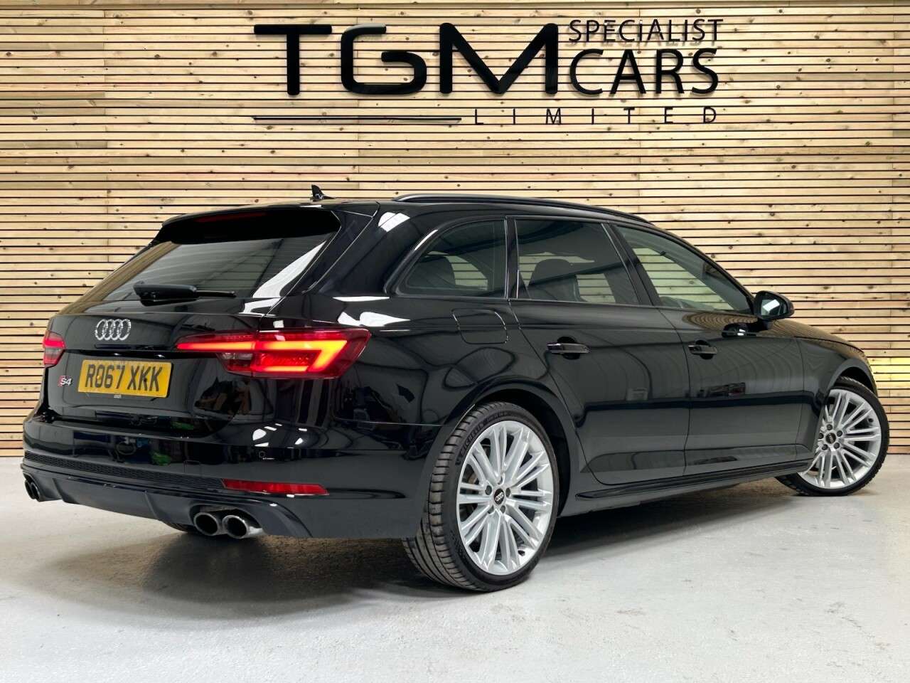 2017 AUDI S4 AVANT 2017 AUDI S4 AVANT