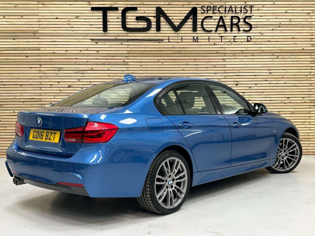 A 2016 BMW 3 SERIES 2.0 320d M Sport Saloon 4dr Diesel Auto xDrive Euro 6 (s/s) (190 ps) SUPERB A 2016 BMW 3 SERIES 2.0 320d M Sport Saloon 4dr Diesel Auto xDrive Euro 6 (s/s) (190 ps) SUPERB