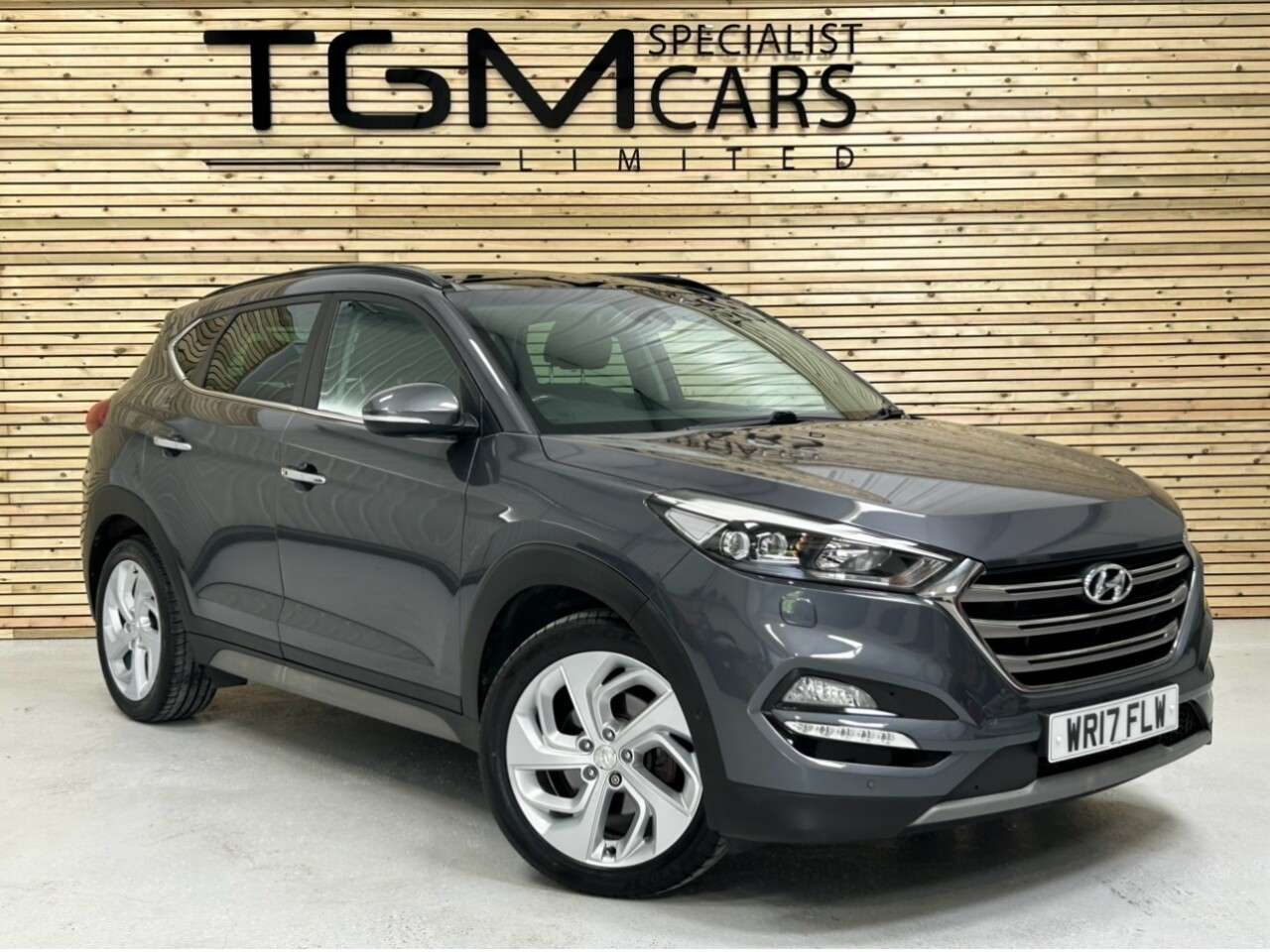 A 2017 HYUNDAI TUCSON 1.7 CRDi Blue Drive Premium SE SUV 5dr Diesel DCT Euro 6 (s/s) (141 ps) A 2017 HYUNDAI TUCSON 1.7 CRDi Blue Drive Premium SE SUV 5dr Diesel DCT Euro 6 (s/s) (141 ps)