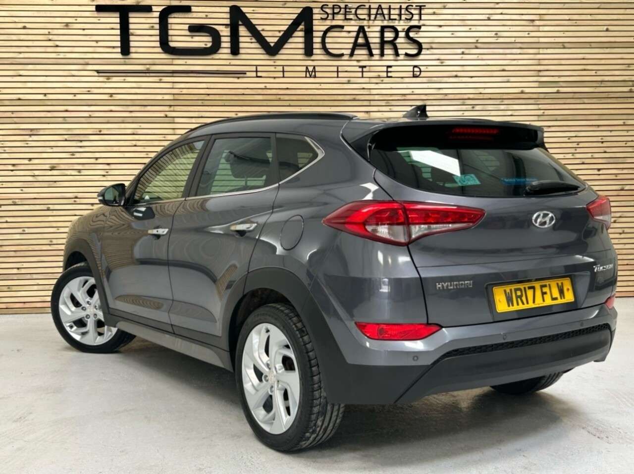 A 2017 HYUNDAI TUCSON 1.7 CRDi Blue Drive Premium SE SUV 5dr Diesel DCT Euro 6 (s/s) (141 ps) A 2017 HYUNDAI TUCSON 1.7 CRDi Blue Drive Premium SE SUV 5dr Diesel DCT Euro 6 (s/s) (141 ps)