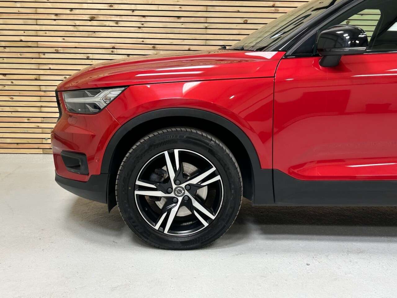 2019 VOLVO XC40 2019 VOLVO XC40
