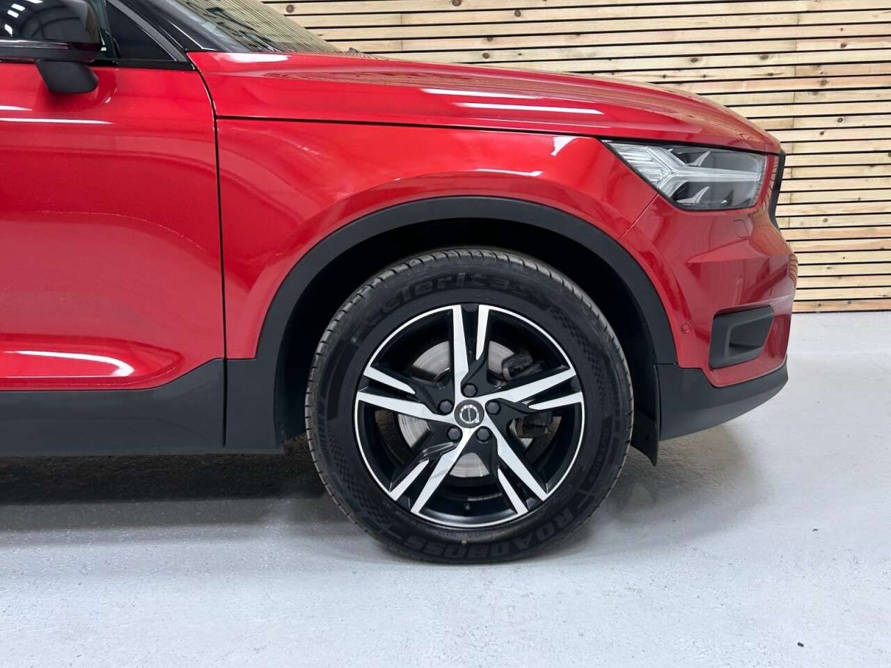 2019 VOLVO XC40 2019 VOLVO XC40