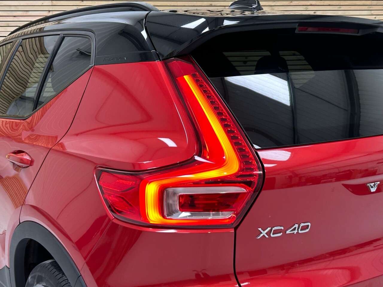 2019 VOLVO XC40 2019 VOLVO XC40