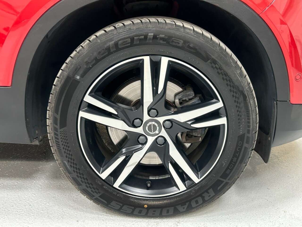 2019 VOLVO XC40 2019 VOLVO XC40