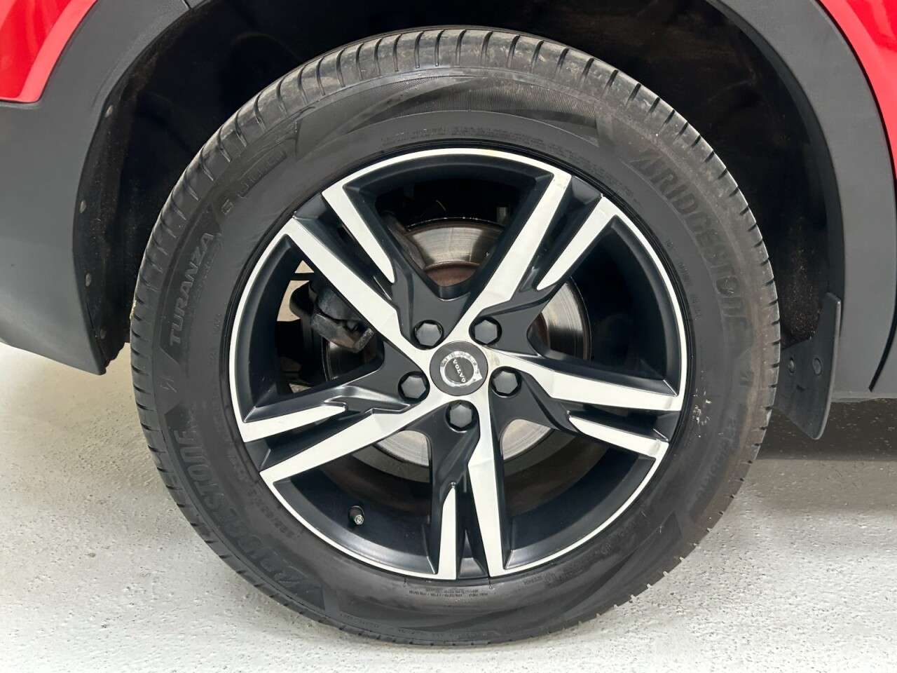 2019 VOLVO XC40 2019 VOLVO XC40