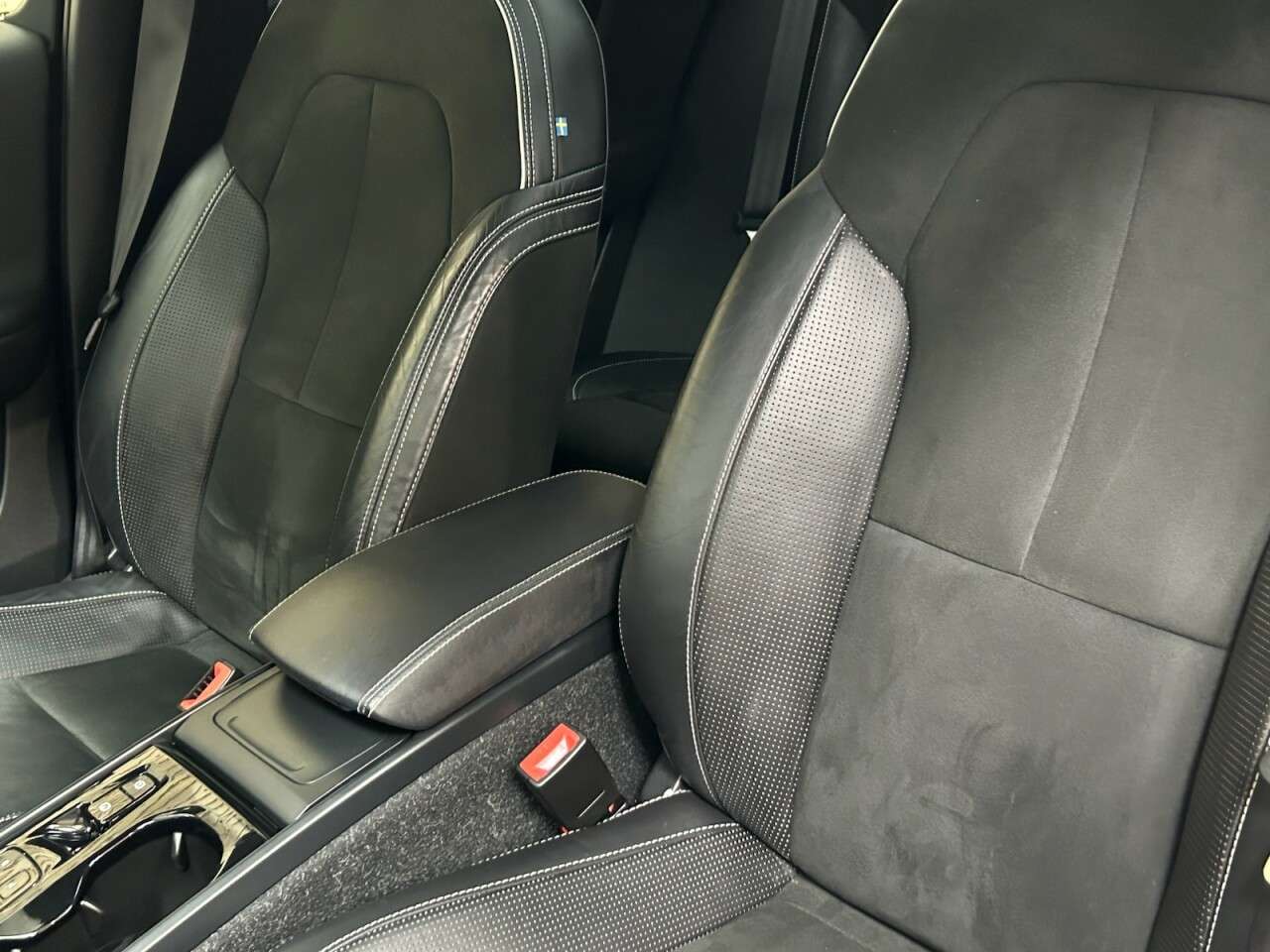 2019 VOLVO XC40 2019 VOLVO XC40