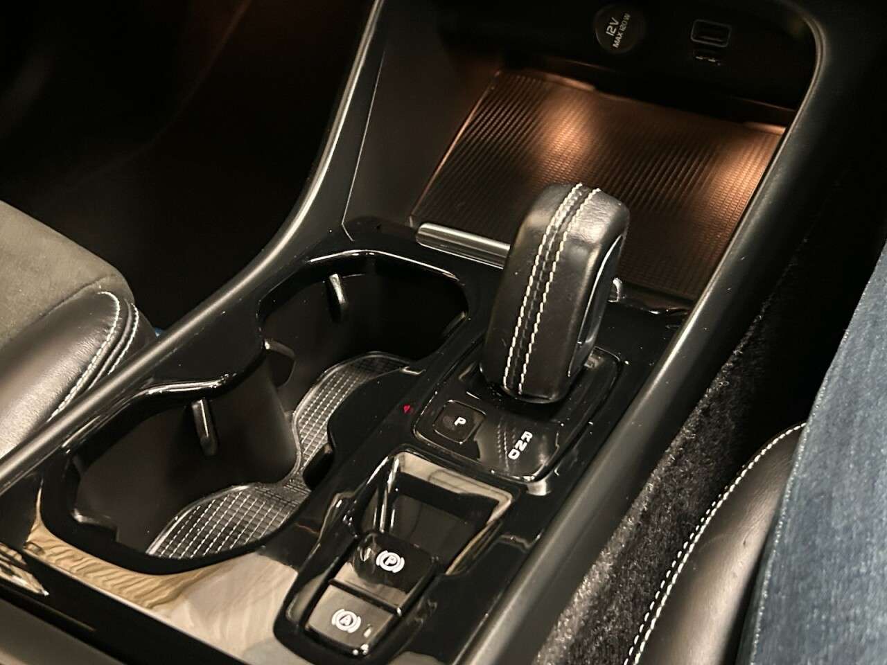2019 VOLVO XC40 2019 VOLVO XC40