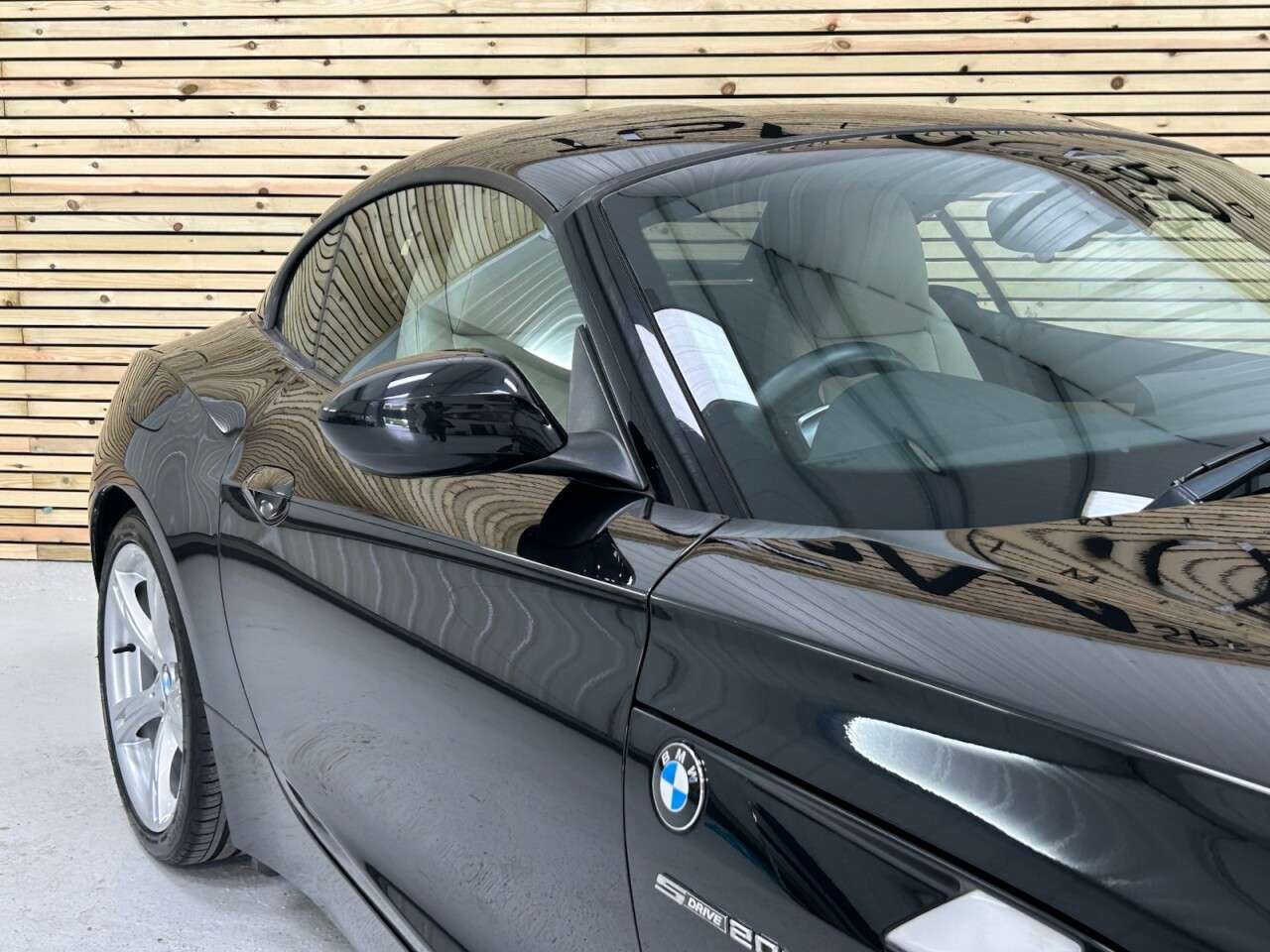 A 2012 BMW Z4 2.0 20i M Sport Convertible 2dr Petrol Auto sDrive Euro 5 (184 ps) COMF PAC A 2012 BMW Z4 2.0 20i M Sport Convertible 2dr Petrol Auto sDrive Euro 5 (184 ps) COMF PAC