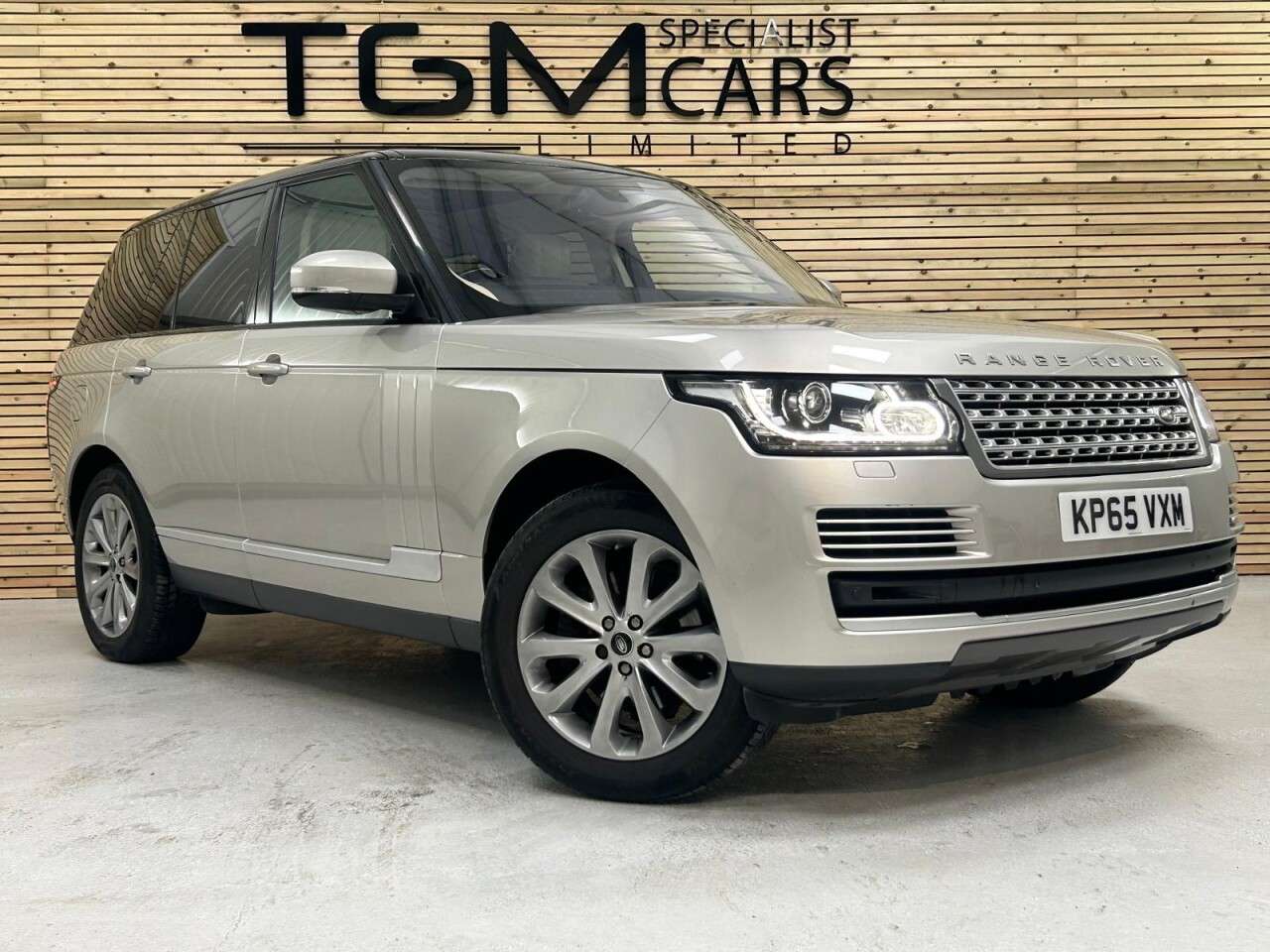 A 2015 LAND ROVER RANGE ROVER 3.0 TD V6 Vogue SUV 5dr Diesel Auto 4WD Euro 6 (s/s) (258 ps) EXCELLENT HIS A 2015 LAND ROVER RANGE ROVER 3.0 TD V6 Vogue SUV 5dr Diesel Auto 4WD Euro 6 (s/s) (258 ps) EXCELLENT HIS
