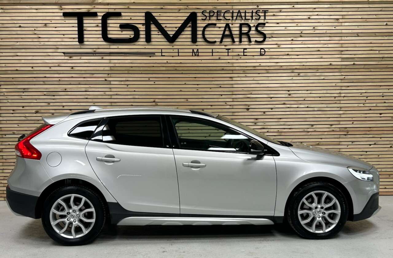 2018 VOLVO V40 CROSS COUNTRY 2018 VOLVO V40 CROSS COUNTRY