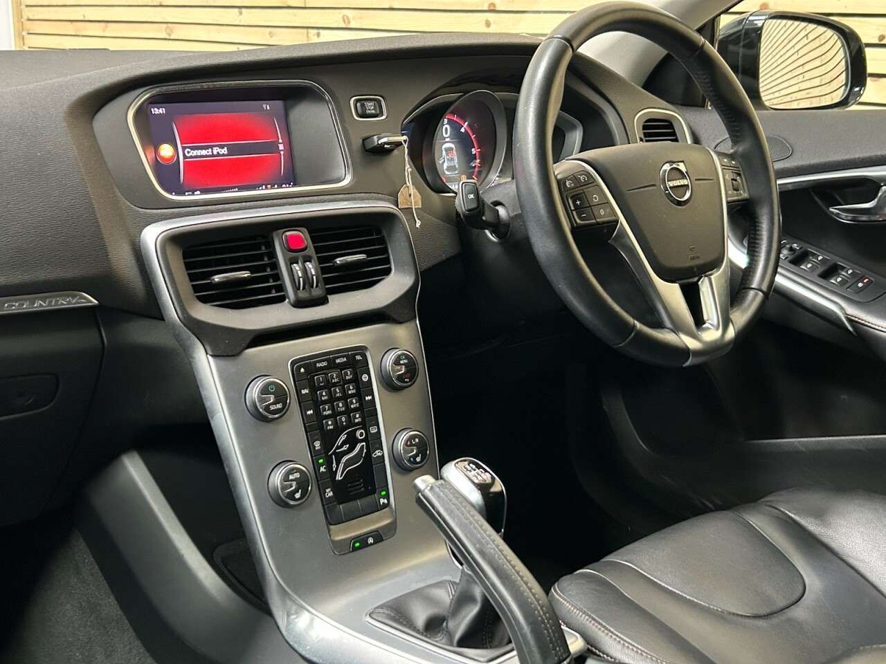 2018 VOLVO V40 CROSS COUNTRY 2018 VOLVO V40 CROSS COUNTRY