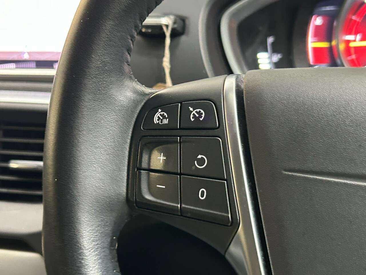 2018 VOLVO V40 CROSS COUNTRY 2018 VOLVO V40 CROSS COUNTRY
