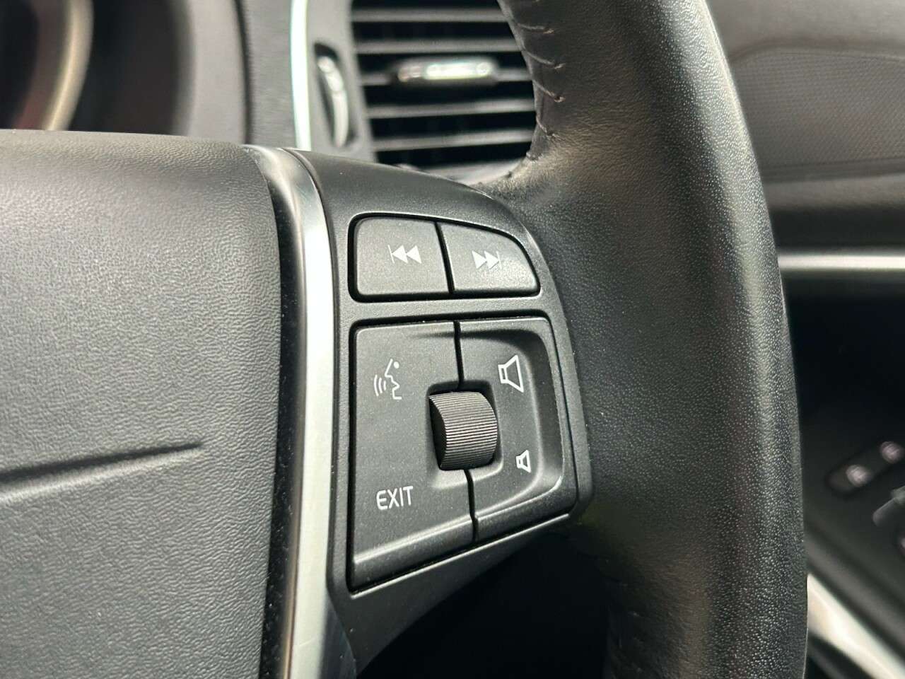 2018 VOLVO V40 CROSS COUNTRY 2018 VOLVO V40 CROSS COUNTRY