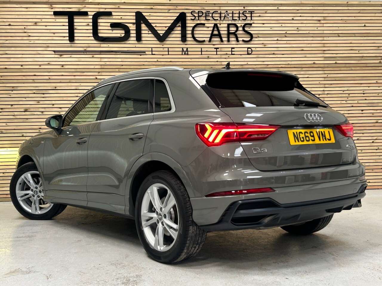 2020 AUDI Q3 2020 AUDI Q3