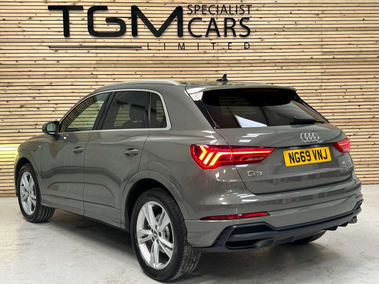 2020 AUDI Q3 2020 AUDI Q3