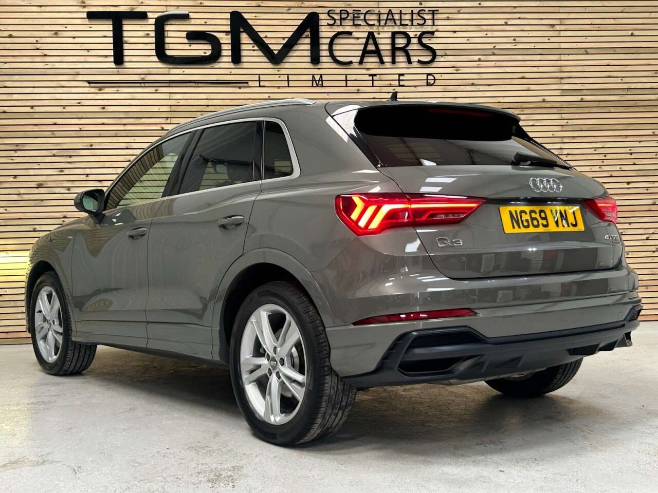 2020 AUDI Q3 2020 AUDI Q3
