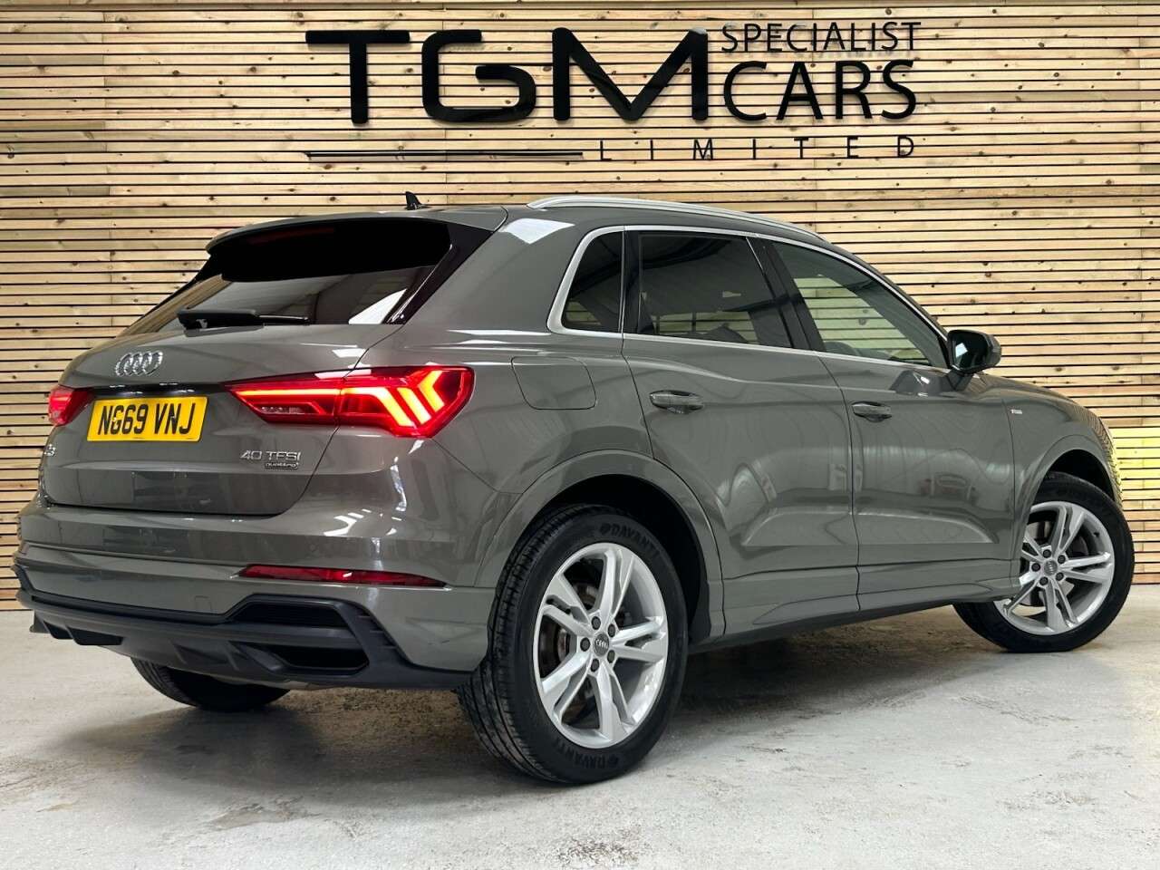 2020 AUDI Q3 2020 AUDI Q3