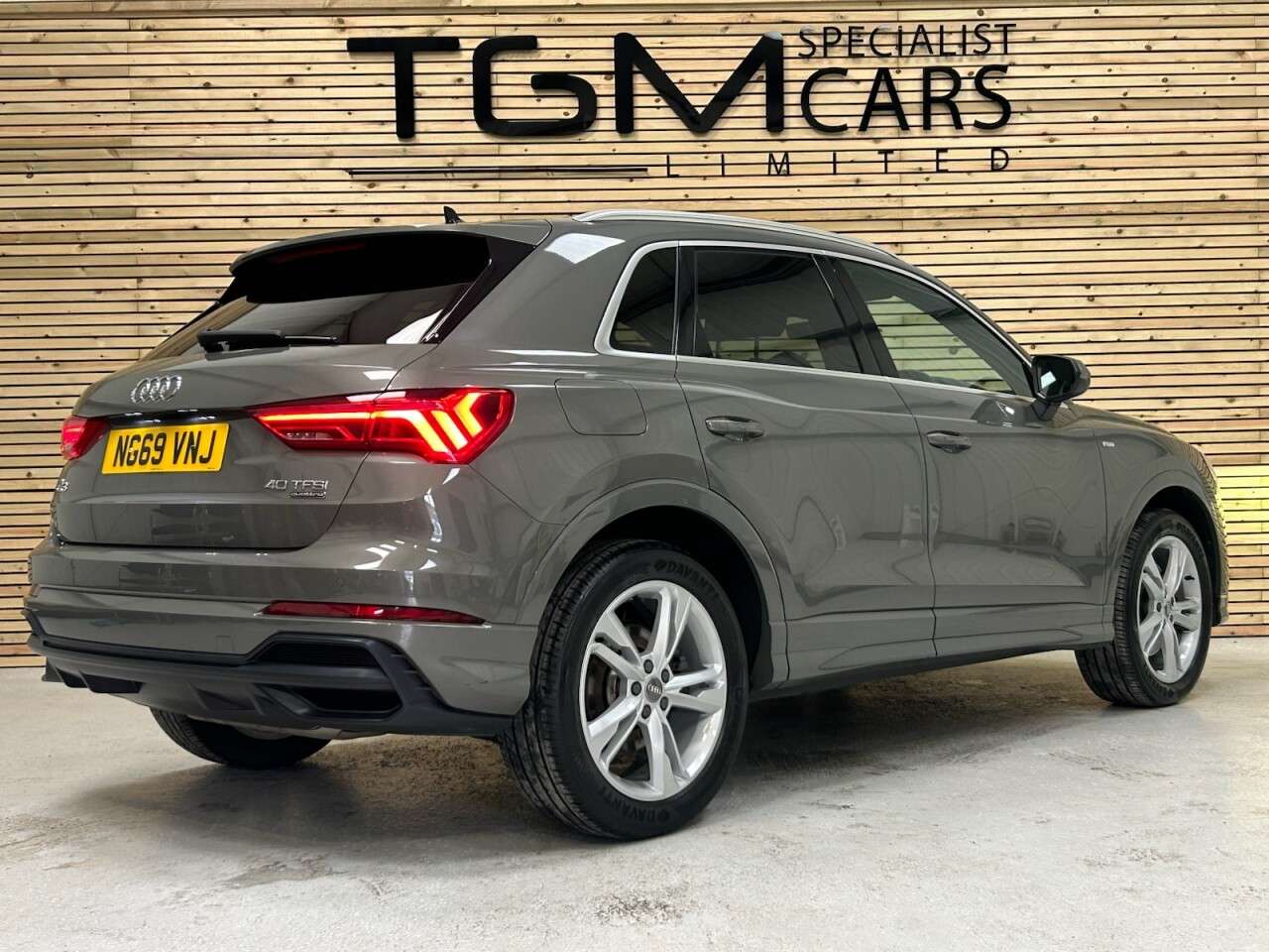 2020 AUDI Q3 2020 AUDI Q3
