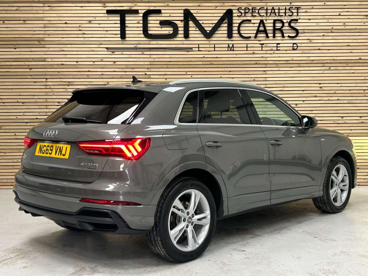 2020 AUDI Q3 2020 AUDI Q3