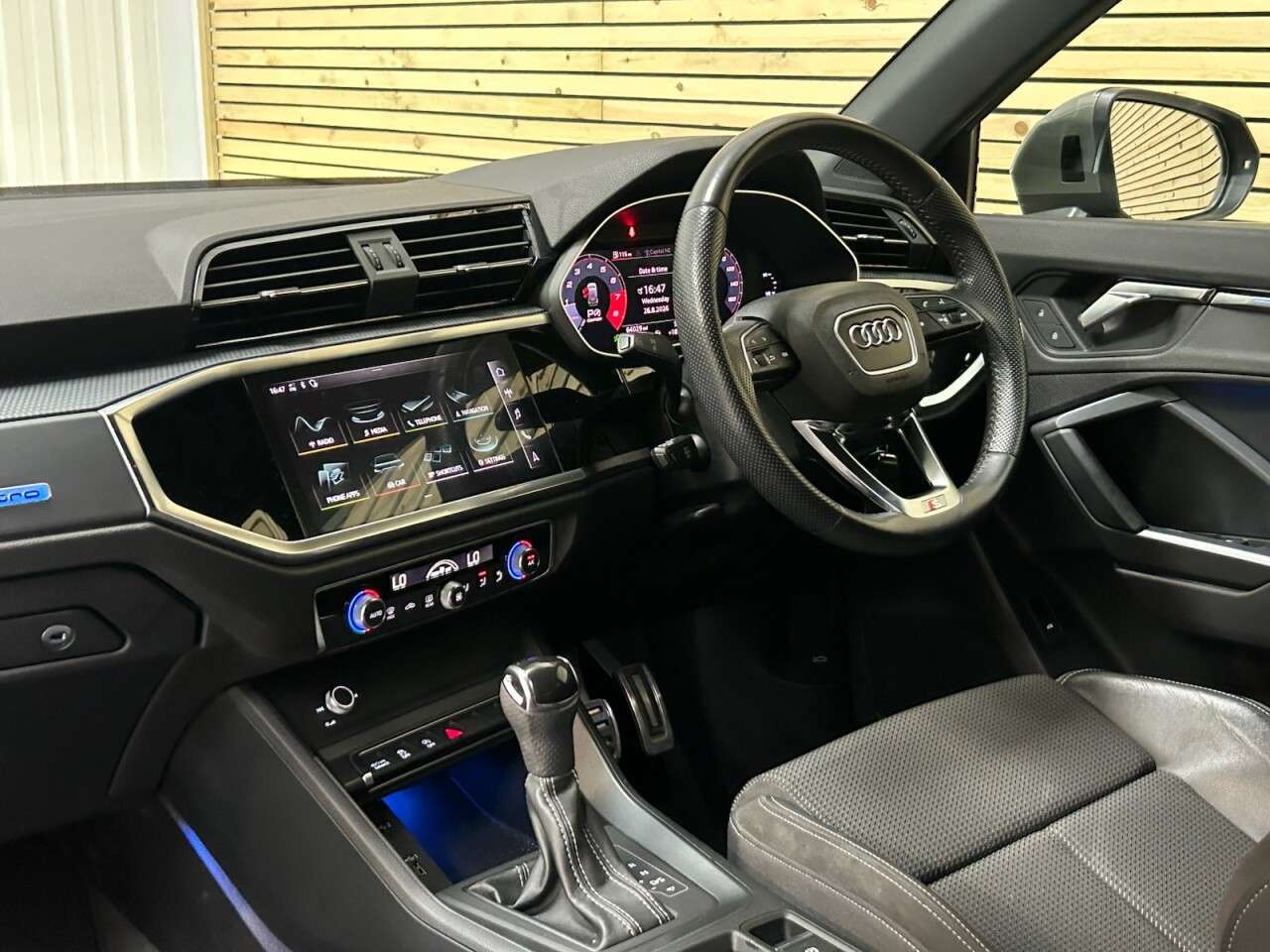 2020 AUDI Q3 2020 AUDI Q3